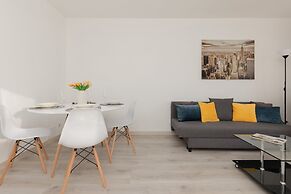 Kopcińskiego Apartment Warsaw by Renters