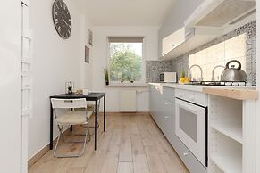 Kopcińskiego Apartment Warsaw by Renters