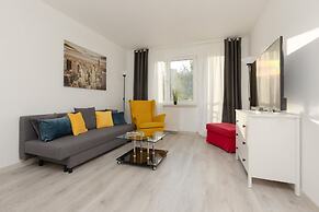 Kopcińskiego Apartment Warsaw by Renters
