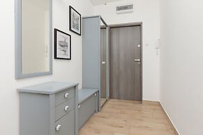 Kopcińskiego Apartment Warsaw by Renters