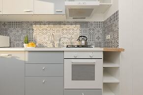 Kopcińskiego Apartment Warsaw by Renters