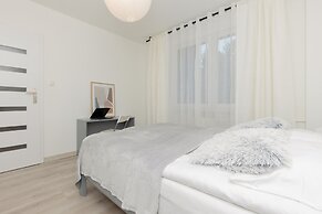Kopcińskiego Apartment Warsaw by Renters