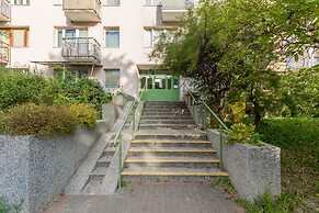 Kopcińskiego Apartment Warsaw by Renters