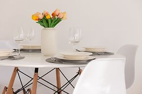 Kopcińskiego Apartment Warsaw by Renters