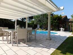 Wonderful Villa With Swimming Pool on Albarella