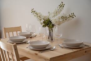 1 Bedroom Apartment Wrocław by Renters