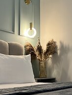 Luxury Leo Apartment Spa & Garden