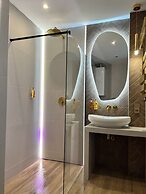 Luxury Leo Apartment Spa & Garden