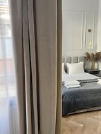 Luxury Leo Apartment Spa & Garden