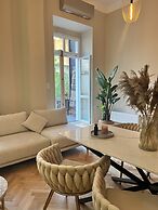 Luxury Leo Apartment Spa & Garden