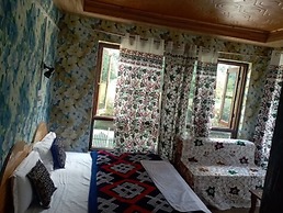 Goroomgo Fiza Guest House Pahalgam