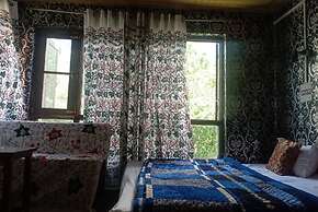 Goroomgo Fiza Guest House Pahalgam