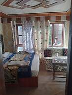 Goroomgo Fiza Guest House Pahalgam