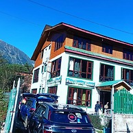 Goroomgo Fiza Guest House Pahalgam