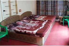 Goroomgo Fiza Guest House Pahalgam