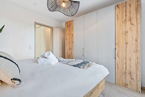 Modern 2-Bedroom Apartment ID227