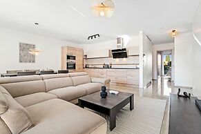 Modern 2-Bedroom Apartment ID227