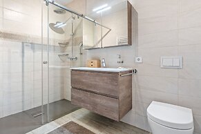 Modern 2-Bedroom Apartment ID227