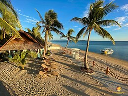 Lanas Beach Resort - Carabao Island