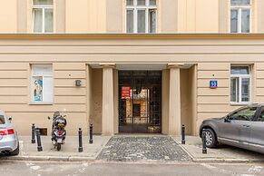 Sunny Studio Lwowska by Renters