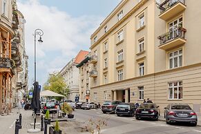 Sunny Studio Lwowska by Renters