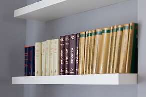 Sunny Studio Lwowska by Renters