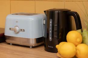 Sunny Studio Lwowska by Renters