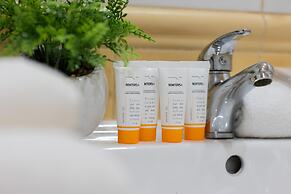 Sunny Studio Lwowska by Renters