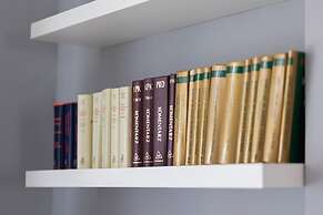 Sunny Studio Lwowska by Renters