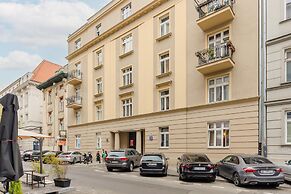 Sunny Studio Lwowska by Renters