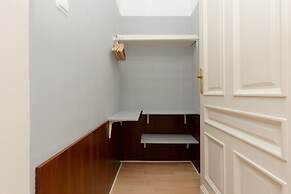 Sunny Studio Lwowska by Renters