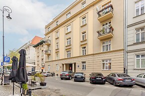 Sunny Studio Lwowska by Renters