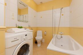 Sunny Studio Lwowska by Renters