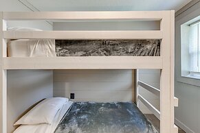 Maggie Valley Home ~ 5 Mi to Cataloochee Ski Area!