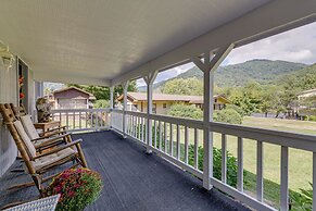Maggie Valley Home ~ 5 Mi to Cataloochee Ski Area!