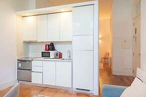 Liiiving - Urban Retreat Apartment