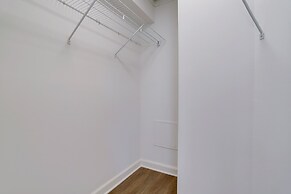 Luxury Apt with Rooftop Pentagon City