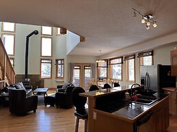 The Stemwinder Lodge by Simply Kimberley