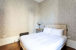 Notting Hill Charm: Central 2-bed Gem