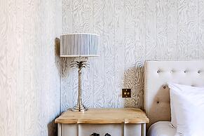 Notting Hill Charm: Central 2-bed Gem