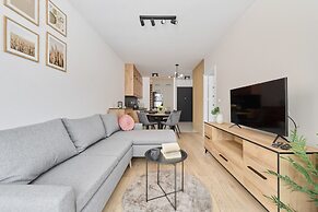 Modern Apartment in Wroclaw by Renters