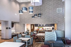 Hampton Inn & Suites Bakersfield Central