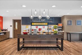 Hampton Inn & Suites Bakersfield Central