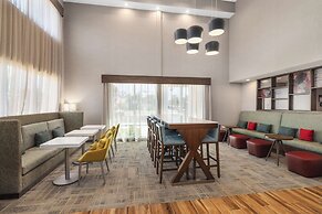 Hampton Inn & Suites Bakersfield Central