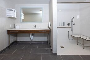 Hampton Inn & Suites Bakersfield Central