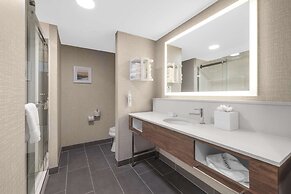 Hampton Inn & Suites Bakersfield Central