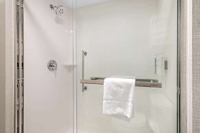 Hampton Inn & Suites Bakersfield Central