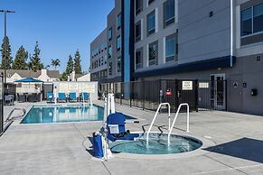 Hampton Inn & Suites Bakersfield Central