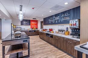 Hampton Inn & Suites Bakersfield Central