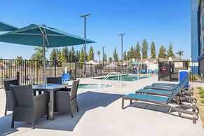 Hampton Inn & Suites Bakersfield Central